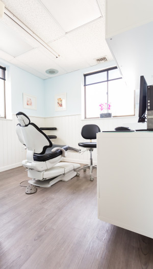 Dental exam room with windown